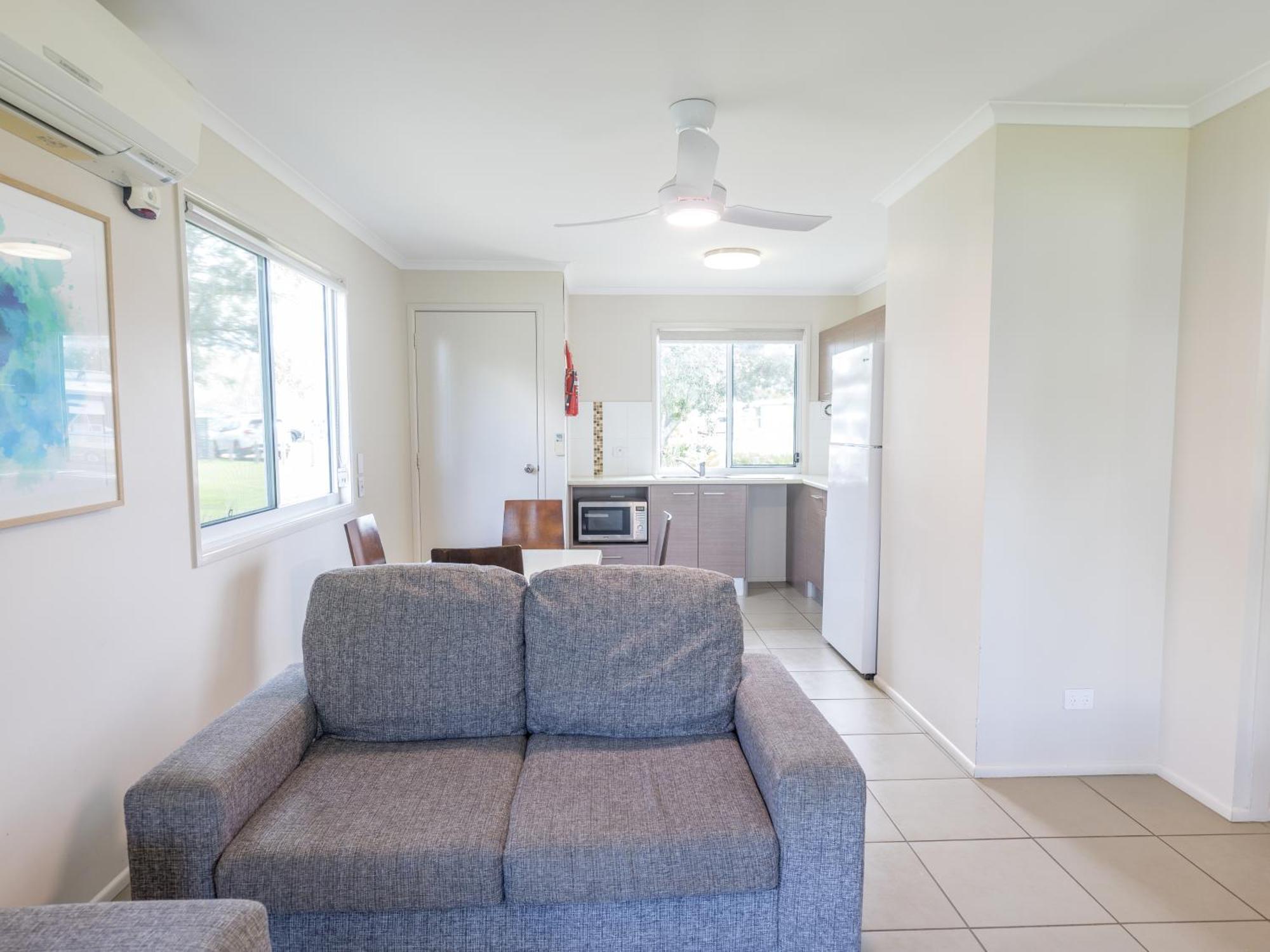Nrma Lake Somerset Holiday Park Kilcoy Zimmer foto